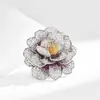 Luxo Leve e Sensação de Alta Qualidade, Flores da Primavera Desabrocham, Broche Magnético de Peônia em Gradiente, Requintado, Estilo Nacional, Flor de Lapela Floral da Moda