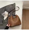 Bolso pequeño retro para la axila para mujer en otoño e invierno, Bolso cruzado versátil 2025 nuevo casual, Popular bolso cubo Ins
