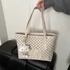Bolsa Tote Estampada Versátil, Moderna e Elegante para Mulheres, Grande Capacidade, Sensação de Luxo, Nicho, Leve, Bolsa de Ombro Novo Estilo
