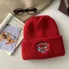 Gorro de Lana Bordado de Oso Lindo de Dibujos Animados para Mujer Invierno Nuevo Circunferencia de Cabeza Grande Gorro de Punto con Protección para las Orejas Cálido Gorro Baotou