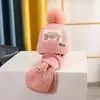 Conjunto de Bufanda y Gorro de Punto Estilo Coreano para Niños, Set de 2 Piezas para Niños y Niñas, Letras Bordadas, Color Sólido, Gorro de Bebé Versátil para Invierno