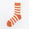 Meias de Veludo Coral Outono e Inverno Listradas Espessadas Meio Veludo Quentes para Casa Dormir Meia-Calça Pelúcia Meia de Toalha para Chão Feminina
