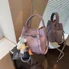 Bolsas Femininas Modernas Transfronteiriças 2026 Nova Bolsa Transversal Super Popular Versátil para Trabalho e Deslocamento Bolsa de Mão Retrô Bolsa Saco