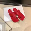 Chanclas de dedo con punta cuadrada y suela plana para mujer, estilo caluroso de verano 2026, adecuadas para combinar con faldas, estilo vacacional casual, sandalias de tacón grueso para uso en exteriores