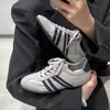 Zapatos de entrenamiento alemanes retro de Hong Kong con plataforma para aumentar la altura y puntera redonda para mujer, nuevos zapatos deportivos casuales de primavera 2026, con cordones y suela blanda, zapatos Forrest Gump