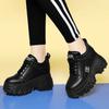 Jinbukang Sports Shoes Feminino Primavera e Outono Novo Couro Macio Interior Elevação Fogo Sapatos Pai de Sola Grossa Celebridade da Internet Sapatos Casuais Brancos