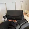 Bolso bandolera liso, elegante y con estilo, nueva colección otoño 2026, bolso de hombro moderno y minimalista, bolso de mano a la moda