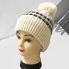 Gorro de Punto Cálido con Bola de Pelo Transfronterizo para Mujer Otoño e Invierno Gorro Engrosado con Felpa Protección para Orejas Gorro de Lana Tejido con Copos de Nieve