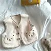 Chaleco grueso de sherpa estilo coreano para bebés niños y niñas, colección de otoño e invierno, versátil y cálido, con diseño de oso bordado, adecuado para usar como capa exterior