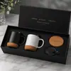 Conjunto de Xícaras de Cerâmica Preto e Branco Minimalista Fosco com Porta-Copos e Tampas, Logo Impresso, Brindes Corporativos, Fábrica de Origem