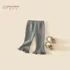 Leggings para niñas otoño 2026 nuevo estilo estilo coreano pantalones largos casuales para niños estilo primavera y otoño pantalones acampanados pantalones para bebé niña