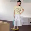 Conjunto de Verão para Meninas 2026 Novo Casual Estilo Coreano para Crianças de Meia-Idade e Mais Velhas Coração de Diamante Quente Manga Curta Combinado com uma Saia