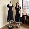 Vestido largo negro de alta gama con cuello cuadrado 2026 estilo coreano nuevo de manga corta para verano con cinturón y ribete floral pequeño vestido negro