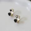 Pendientes de plata de ley S925 chapados en oro para mujer con hebilla gótica de circonita negra, pendientes japoneses y coreanos de alta gama.