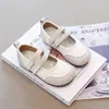 Zapatos Pequeños de Cuero para Niñas 2025 Otoño Nuevos Zapatos de Princesa con Suela Suave Zapatos Plateados para Danza de Rendimiento Zapatos Individuales de Estilo Coreano Empalmados