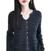 Novo suéter de tricô feminino estilo outono, inspirado em Chanel, com gola semiaberta, mangas compridas, lã fina, bloqueio de cores, blusa de puxar