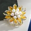 Broche Sentido de Alta Gama Nicho Estilo Coreano Elegante Perla Circonita Corsage de Cheongsam para Mujer Chaqueta de Traje de Alta Gama Accesorios de Moda