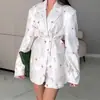 Nuevo blazer de moda cruzado para otoño e invierno de Amazon, estilo europeo y americano, entallado a la cintura, adelgazante, con cordones, holgado, versátil, de cuello en V para mujer