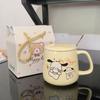 Taza de cerámica de dibujos animados de gran valor estético, linda taza de agua con tapa, taza para abrir joyas, taza para actividades, caja de regalo para acompañar ceremonias.