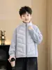 Jaqueta de Inverno com Penas para Meninos 2026 Novo Estilo Quente de Inverno Gola Alta Leve Roupa Externa Crianças Médias e Grandes Casual Roupas Infantis Tendência