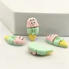 Accesorios de Joyería de Resina de Dibujos Animados Brillantes de Bob Esponja DIY Pegamento de Crema Pasador Imán para Refrigerador Agujero Material para Zapatos