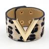 Moda Europea y Americana Tendencia Joyería Exagerada Piel Sintética Estampado de Leopardo Crin de Caballo Forma de V Personalizado Pulsera Ancha para Mujer