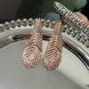 Nuevo Anillo de Pluma de Diseño Personalizado de Moda y Gama Alta, Exquisito Collar Completamente de Diamantes, Pendientes y Juego de Tres Piezas de Joyería