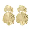 Pendientes grandes redondos de moda estilo europeo y americano, empalmados, con líneas geométricas exageradas y forma de corazón, perfectos para sesiones de fotos