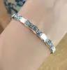 Pulsera Abierta de Plata con Patrón de Gato Hello Kitty para Mujer, Pulsera Sólida Vintage Desgastada, Accesorio de Estilo Lujo Ligero de Nicho