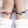 Tiktok mismo estilo San Valentín Qixi pulsera de candado de seguridad longevidad pareja femenina Campana masculina Piedra Lunar Pulsera negra y roja decoración