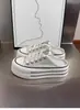 Zapatos blancos tipo mocasín con pedrería para mujer, mules de punta cerrada para otoño, nuevos zapatos tipo galleta de cuero suave con suela gruesa para aumentar la altura