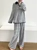 Conjunto de Pijama Térmico Listrado Color Block Estilo Coreano Ins para Mulheres, Outono e Inverno, Modelagem Solta, Manga Longa, Calça Longa, Roupa de Casa