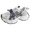 Zapatos tipo "dad shoes" de suela gruesa para mujer, nueva colección otoño 2026, súper modernos, que aumentan la altura para mujeres petite, tenis casuales versátiles
