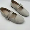 Sapatos Macios para Mães Primavera e Outono 2026 Sapatos Franceses de Solado Macio Fivela Dupla Casual Feminino Nicho Versátil Personalidade Sapatos Femininos