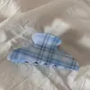 Pinza para el cabello semicircular con forma de nube y percha a cuadros azules y blancos, pinza para el cabello con estilo, accesorios para el cabello de estilo sencillo para mujeres, pinza para el cabello con forma de tiburón en la parte posterior de la cabeza.