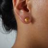 Pendientes de textura de temperamento exquisito retro transfronterizo, pendientes femeninos de acero de titanio de oro de 18 quilates que no se decoloran, pendientes de joyería al por mayor