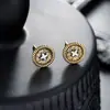 Brincos Cluster de Diamante Cheio de Novo Estilo Transfronteiriços para Homens, Modernos e Versáteis, Brincos de Flor de Íris em Forma de Cruz de Alto Padrão para Mulheres
