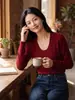 Elegante suéter de punto casual con cuello en U para mujer, nuevo estilo otoño 2026, de manga larga, corte ajustado, versátil suéter interior con escote bajo