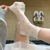Meias cinzas de renda sem costura para primavera e verão, de comprimento médio, com bolinhas pequenas, finas e respiráveis para o verão