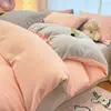 Conjunto quente de quatro peças em veludo de leite de alta gramatura, dupla face, para outono e inverno, qualidade Classe A para mães e bebês, cor sólida, simples estilo creme conjunto de três peças