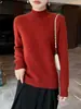 Suéter 100% lã pura para mulheres, com design jacquard em padrão losango, gola semi-alta e malha grossa, quente e confortável, adequado para outono e inverno.