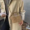 Mini caja exquisita de lujo ligero, bolso pequeño, bolsa de sobre rojo, bolso cruzado con cadena para mujer, nicho, sensación de alta gama