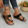 Sandálias de salto plataforma plus size transfronteiriças europeias e americanas em estoque, novo estilo de verão, modelo slip-on floral, leves, sandálias versáteis para uso externo para mulheres