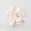 Mameluco de mariposa para bebé para otoño e invierno, tela cálida de tres capas clase A, pijama para bebé, traje de gateo sin costuras para recién nacido