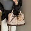 2026 Nueva Bolsa de Mujer Más Vendida Bolsa de Lunares de Gran Capacidad para Viajes Diarios, Bolso de Hombro Único para Debajo del Brazo, Bolso Tote Coreano de Nicho