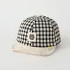 Gorra de Béisbol Retro a Cuadros Japonesa y Coreana Suave para Bebé, Nuevo Estilo Primavera y Verano para Bebés y Niños Pequeños, Lindo Sombrero de Sol de Oso