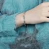 Pulsera Océano Azul para Parejas Femeninas, Estilo Dulce y Cool, Diseño de Nicho, Ola Asimétrica, Lujo Accesible, Exquisita y Versátil
