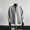 Moletom acolchoado preto com meio zíper nos ombros para homens, estilo de rua americano para primavera e outono, camiseta de manga comprida com tachas, camada de base pesada legal e estilosa
