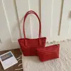 Bolsa de ombro simples transfronteiriça vazada tecida bolsa mãe-filho bolsa de ombro única casual personalizada comércio exterior tendência estilosa bolsa de axila
