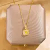 Collar de Acero de Titanio Dorado de Venta Caliente en Tiktok para Mujer, Cadena para Clavícula Cuadrada de Circonita Exquisita y de Moda, Joyería Estilo Celebridad de Internet